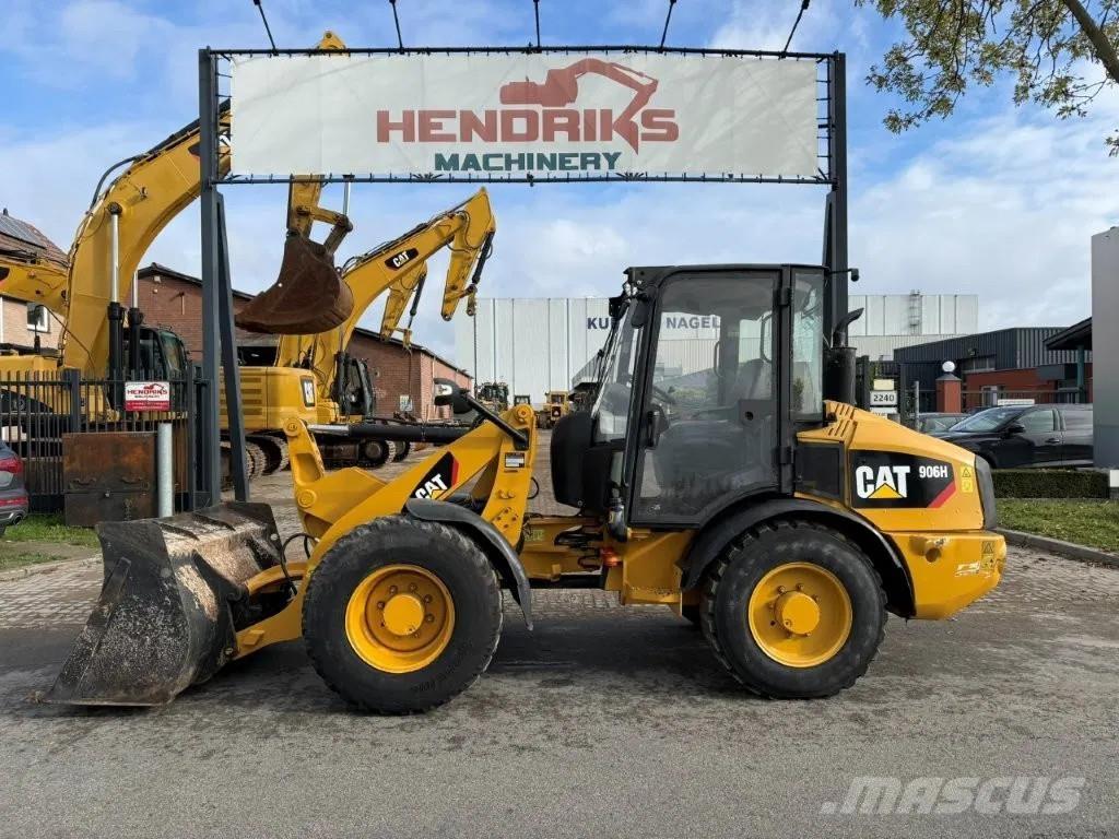 CAT 906H Rataslaadurid