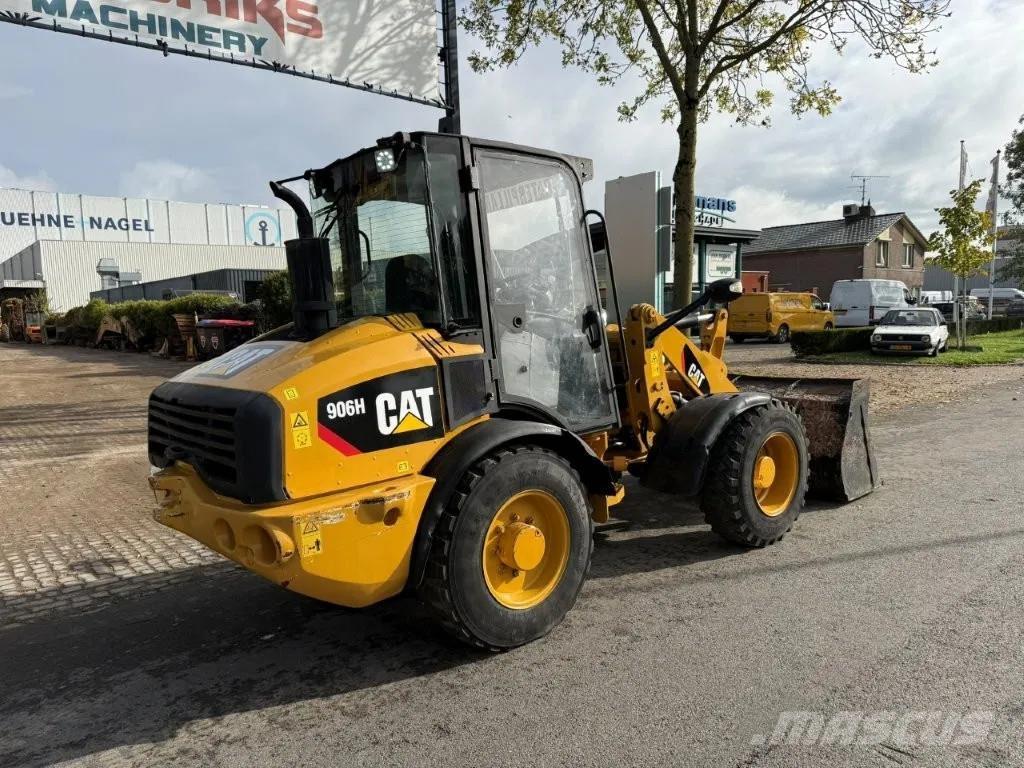 CAT 906H Rataslaadurid