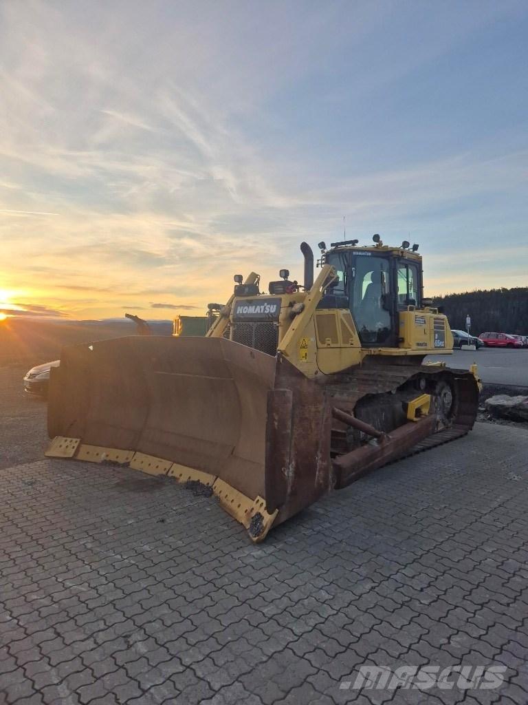 Komatsu D65 pxi Buldooserid