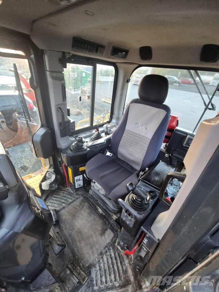 Komatsu D65 pxi Buldooserid