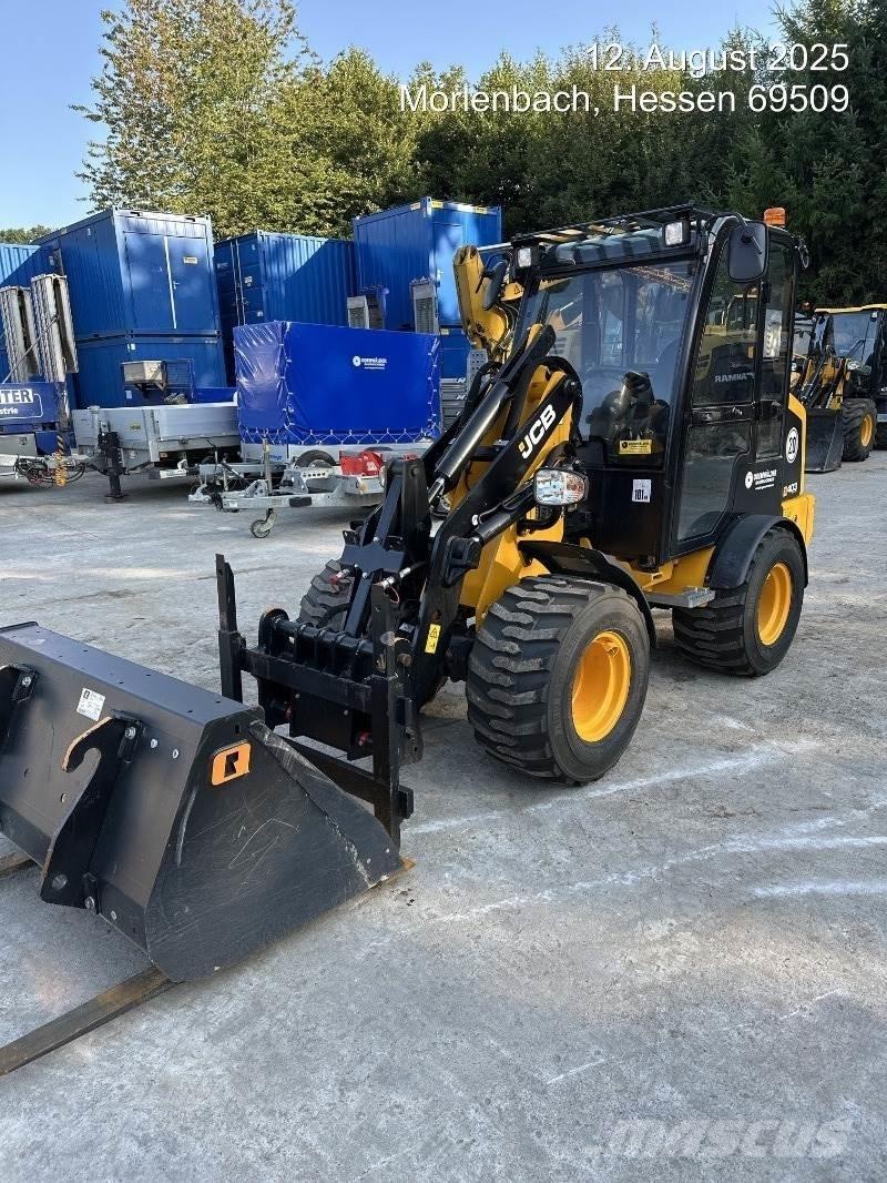 JCB 403 Rataslaadurid