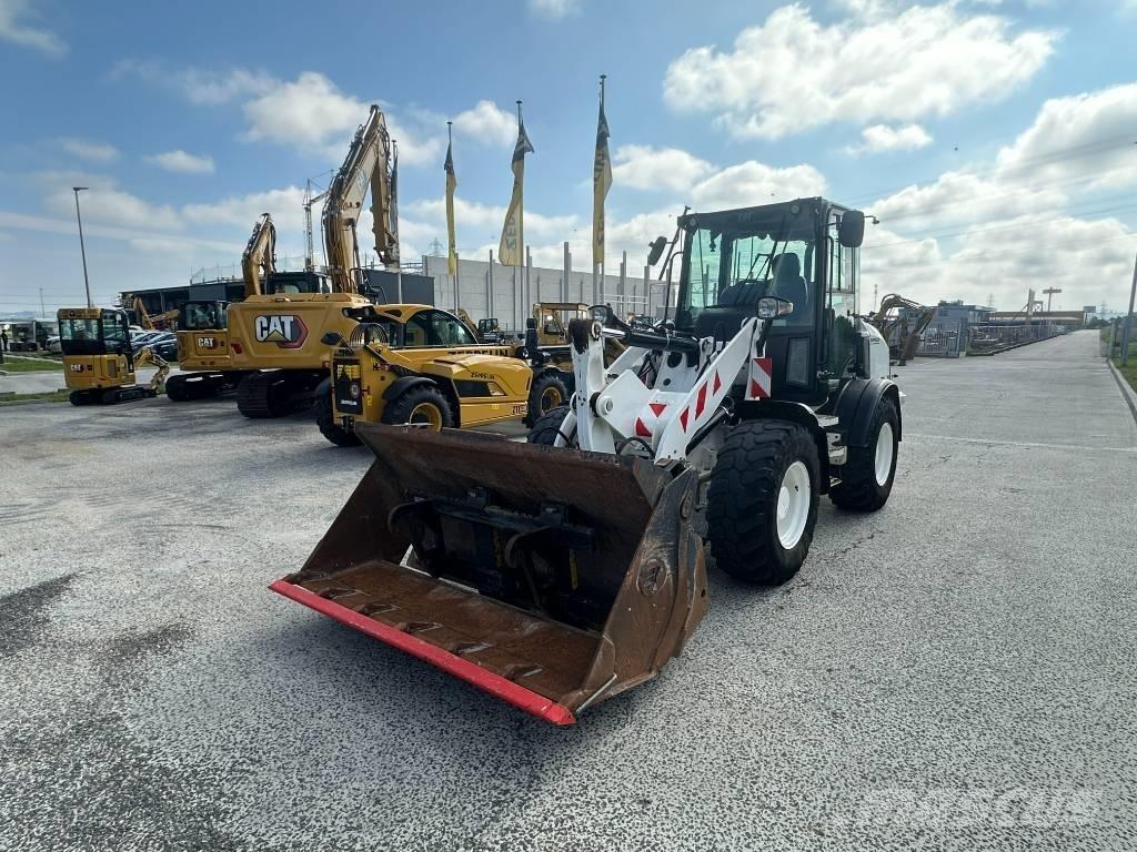 CAT 908 M Rataslaadurid