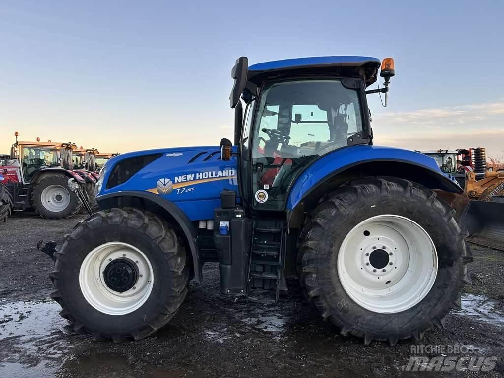New Holland T7.225 Traktorid
