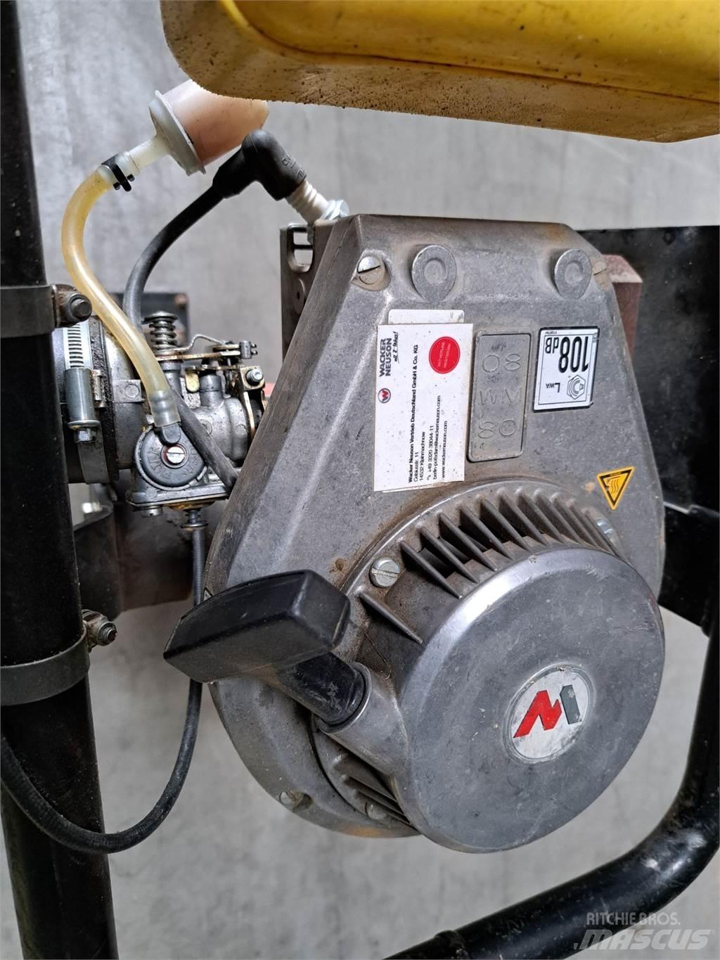 Wacker Neuson BS30 Vibroplaadid