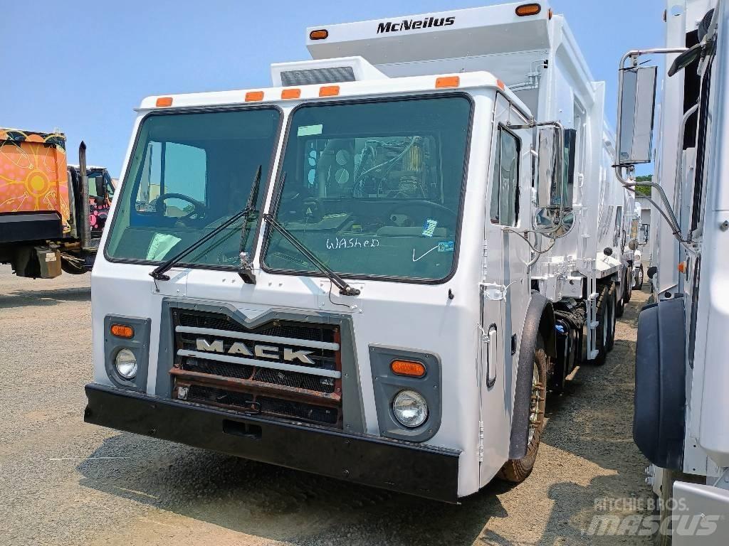 Mack LEU 613 Prügiautod