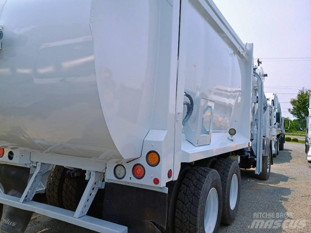 Mack LEU 613 Prügiautod