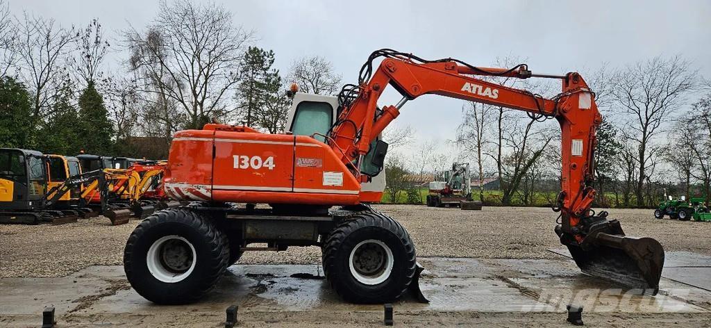 Atlas 1304 Ratasekskavaatorid