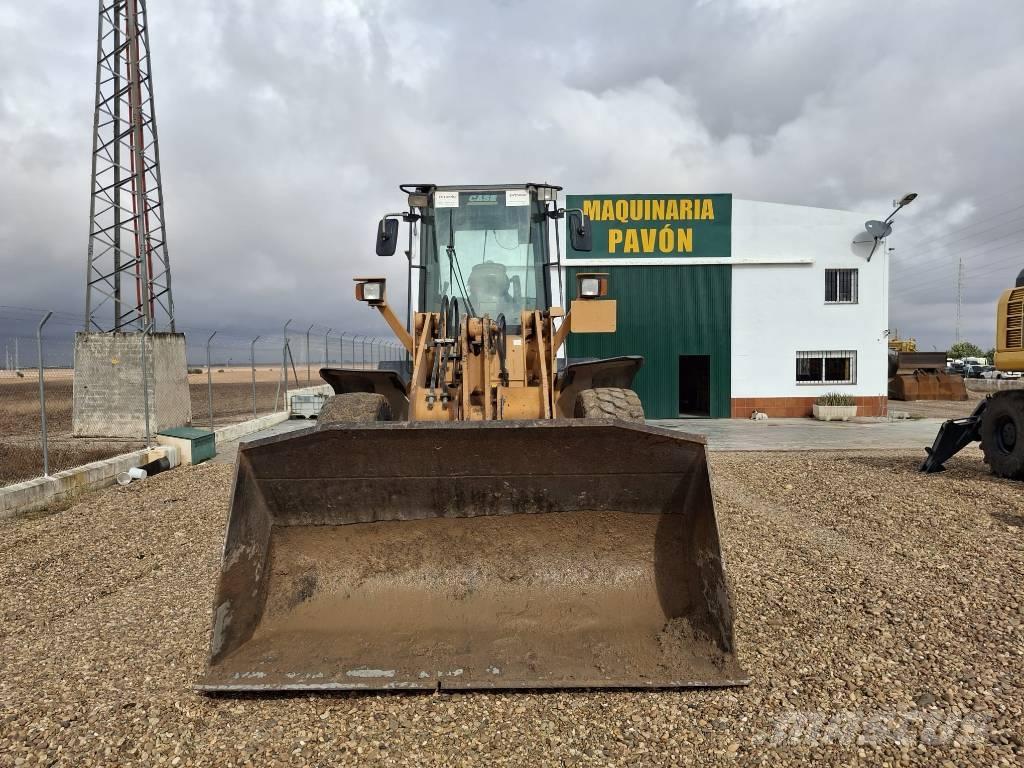 CASE 521 D Rataslaadurid