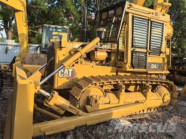 CAT D 6 D Buldooserid