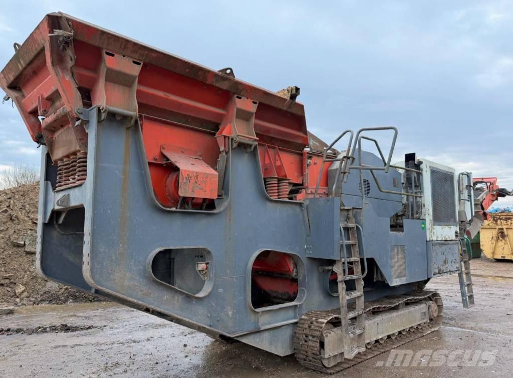 Sandvik QJ 241 Iseliikuvad purustid