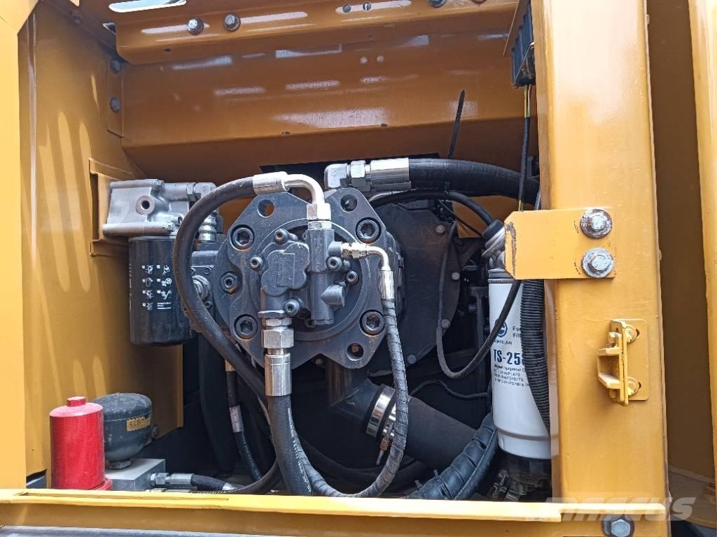 XCMG XE 215 DA Roomikekskavaatorid