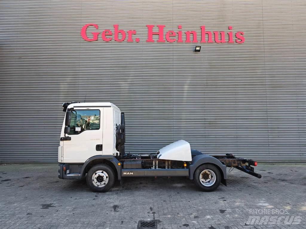 MAN 4x2 Euro 6 Raamautod