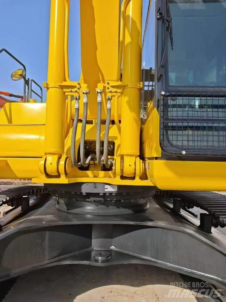 Komatsu 400-8 Roomikekskavaatorid