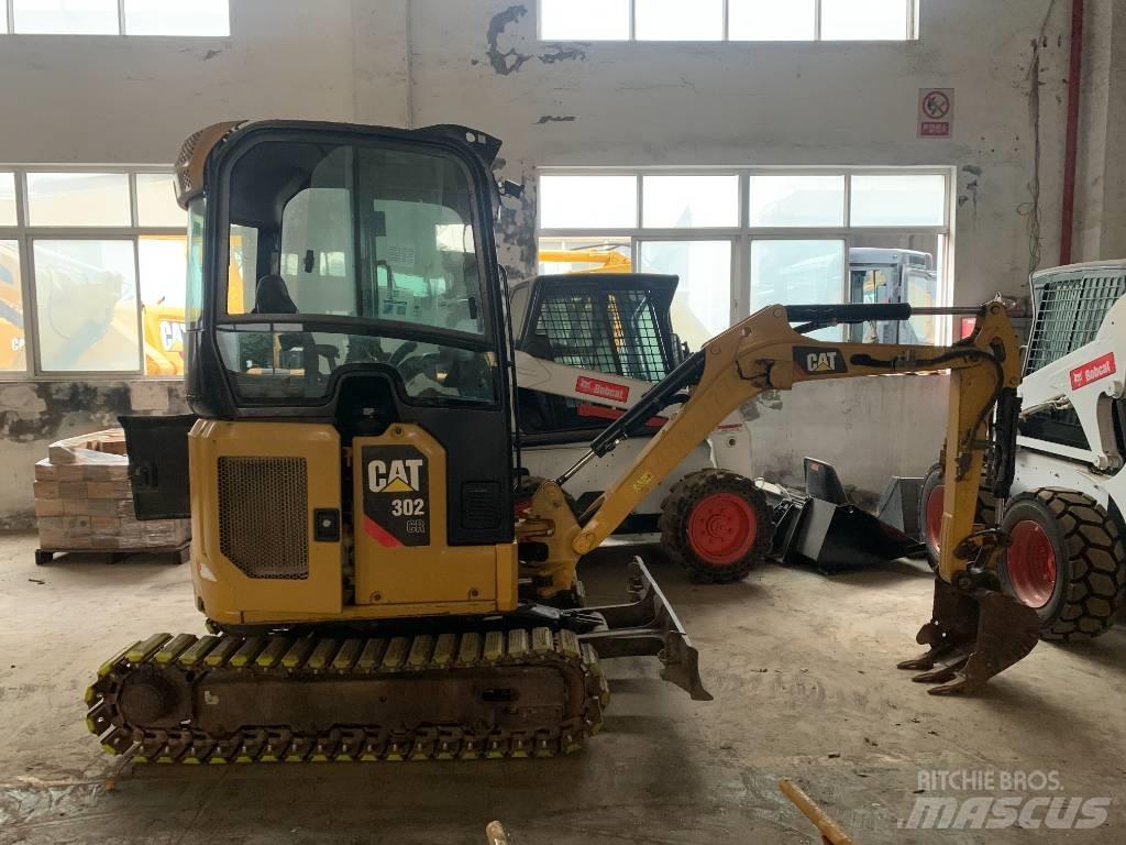 CAT 302 Roomikekskavaatorid