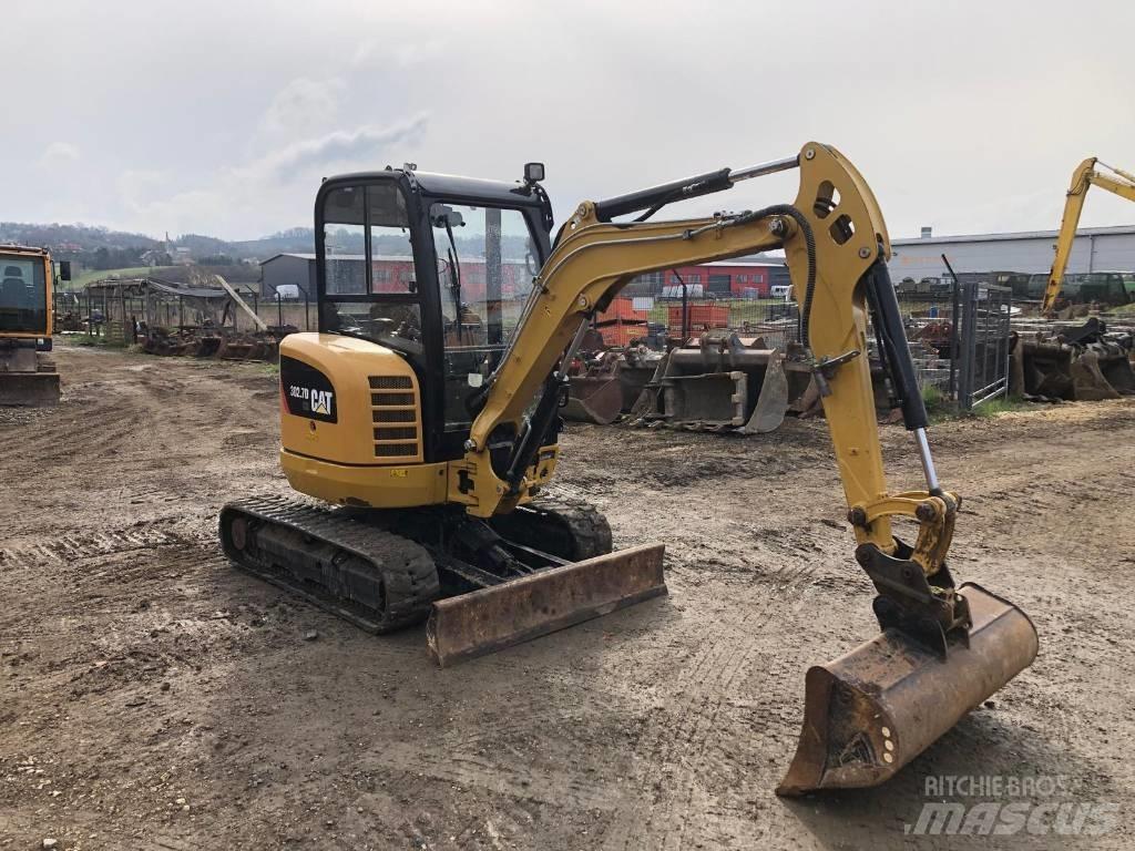 CAT 302.7 D Miniekskavaatorid < 7 t