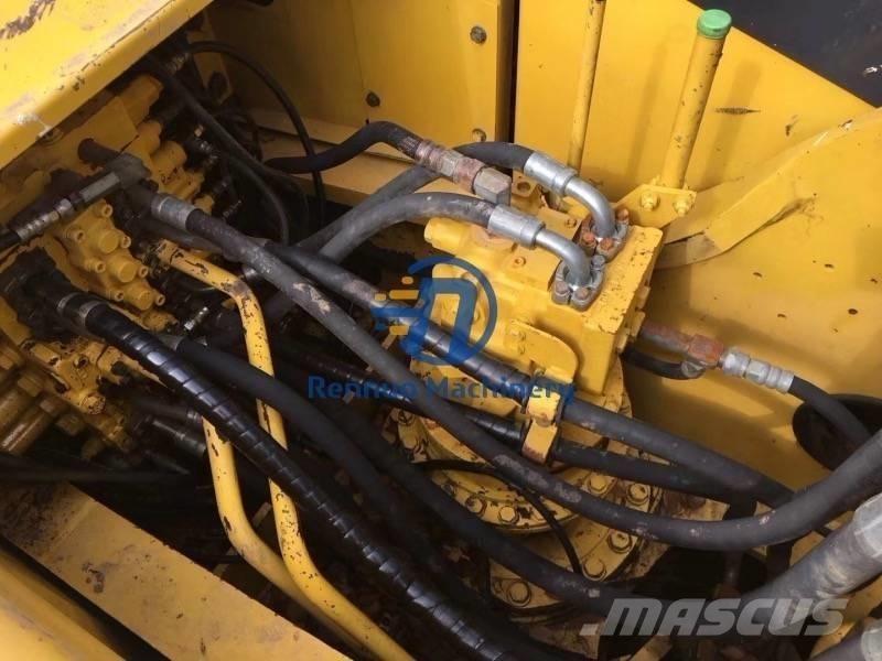 Komatsu PC210-7 Roomikekskavaatorid