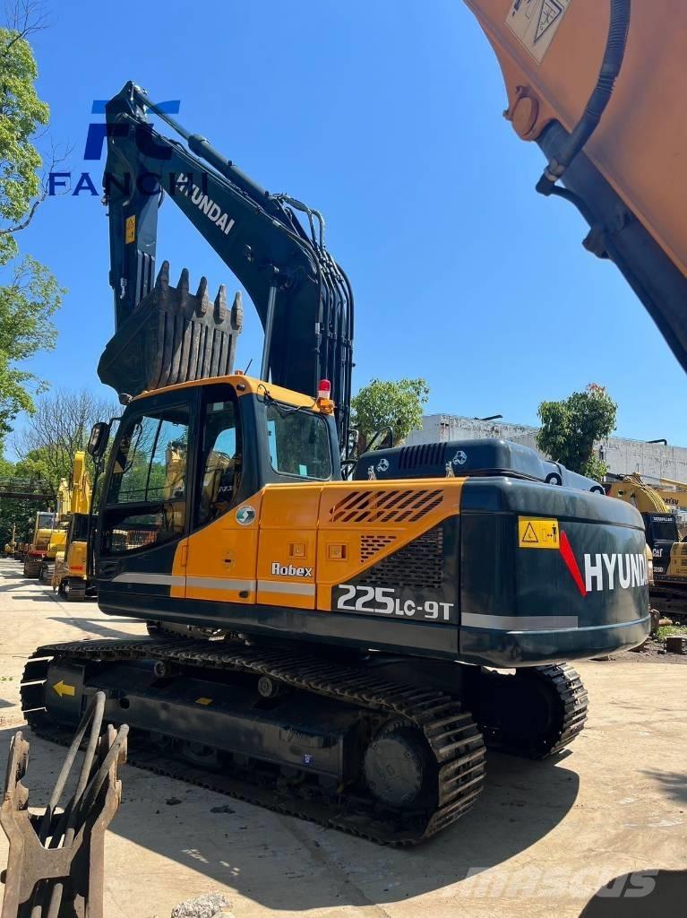 Hyundai 225LC-9t Roomikekskavaatorid