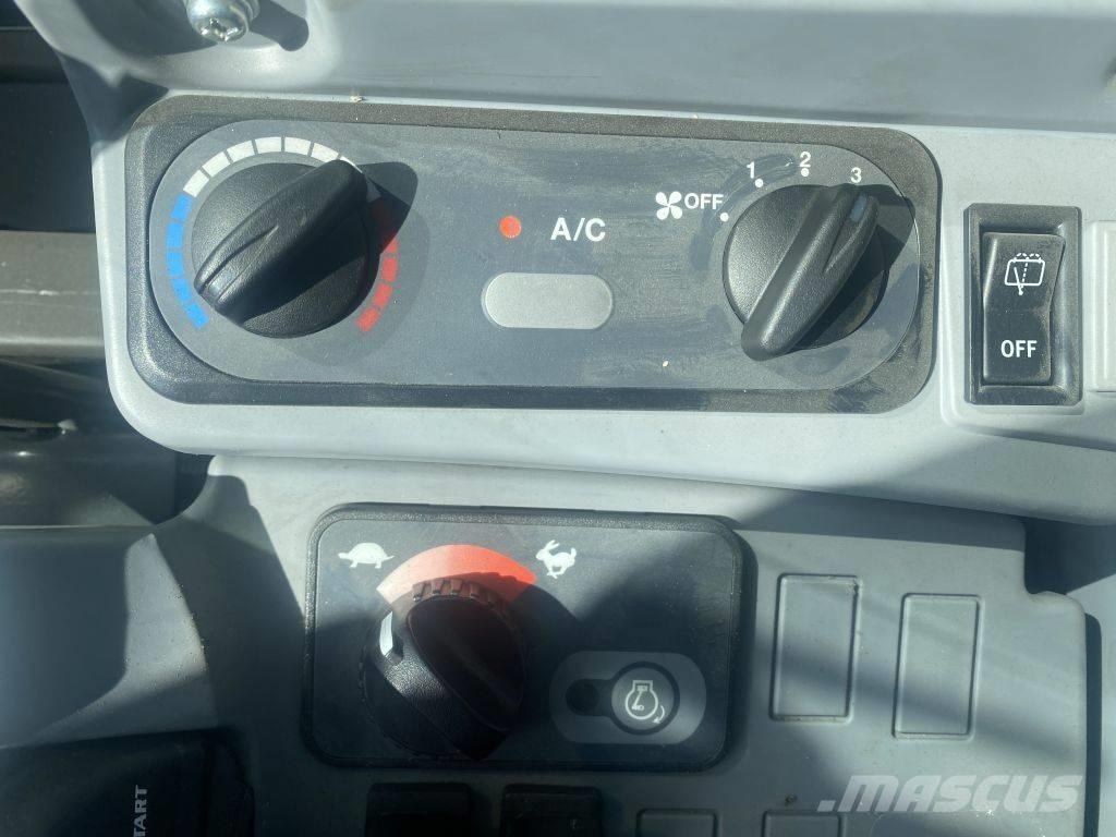 Kubota KX 163-5 Roomikekskavaatorid