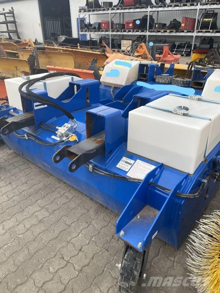  Multi Sweep 2400 mm Tänavapuhastusmasinad
