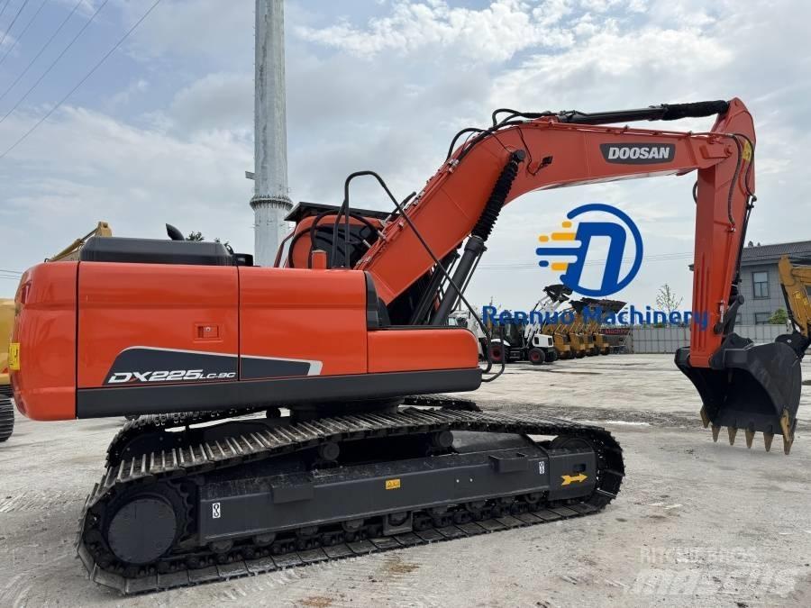 Doosan DX 225 LC-9C Roomikekskavaatorid