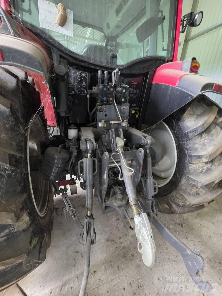 Valtra A 124 Traktorid