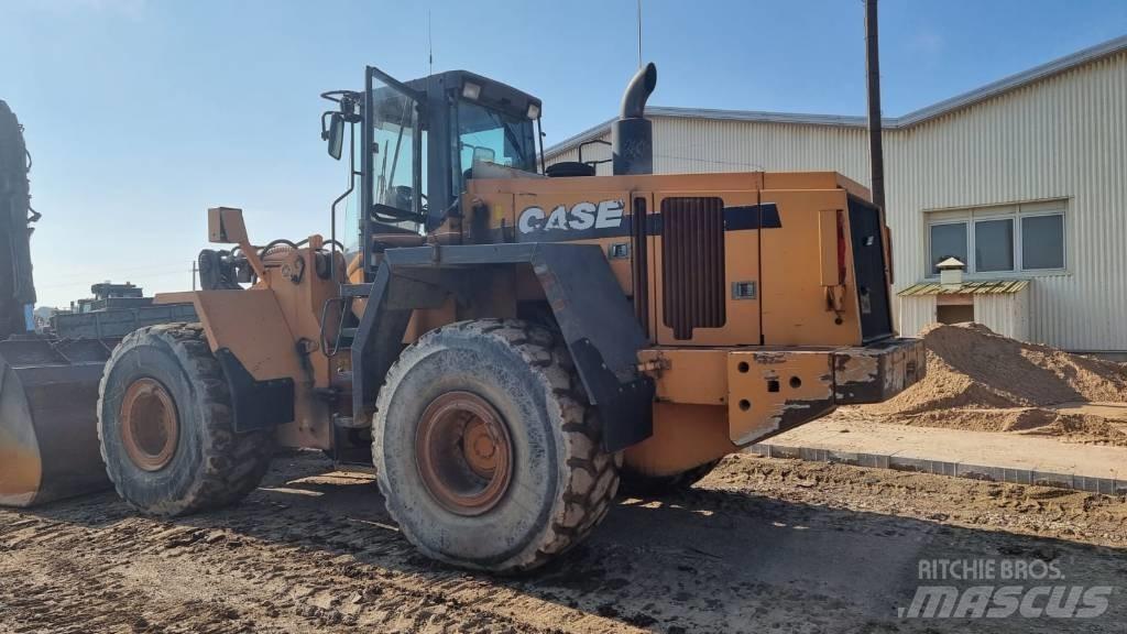 CASE 921 C Rataslaadurid