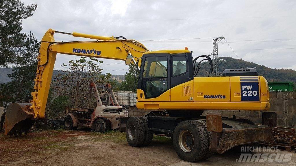 Komatsu PW 220-7 Ratasekskavaatorid