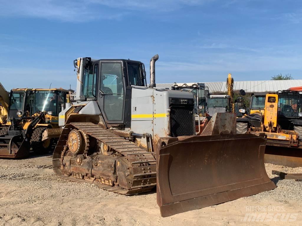 CAT D 6 N Buldooserid