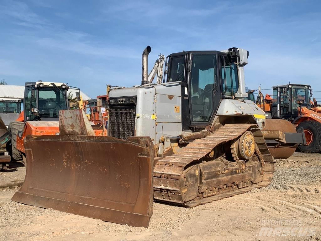 CAT D 6 N Buldooserid