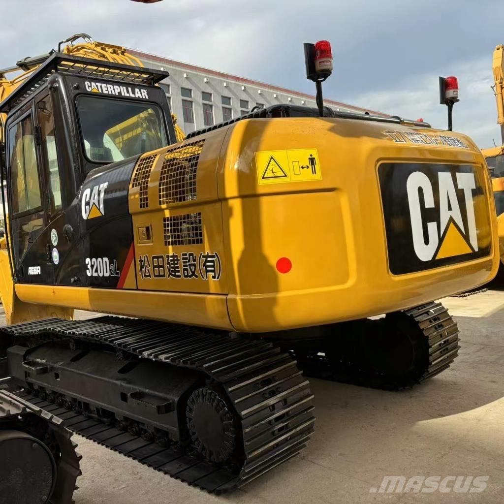 CAT 320D Roomikekskavaatorid