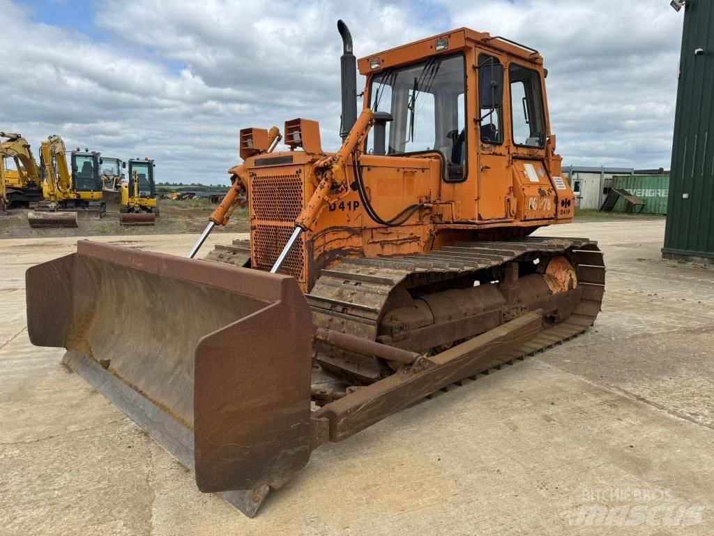 Komatsu D 41 P-3 Buldooserid
