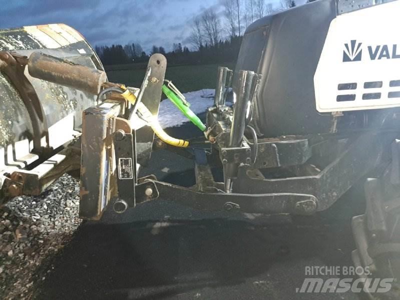 Valmet 8100 Traktorid