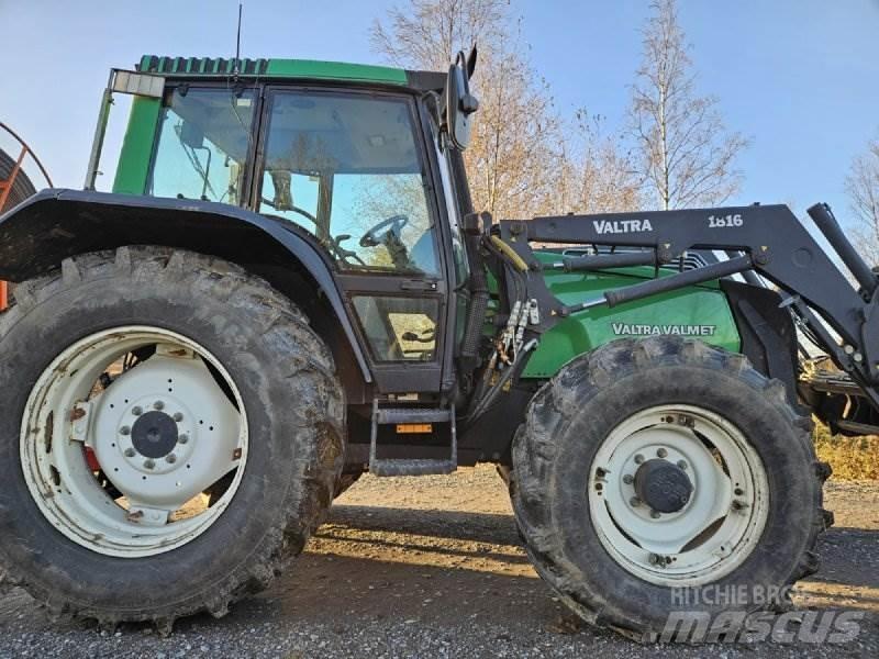 Valtra 6850 HITECH Traktorid