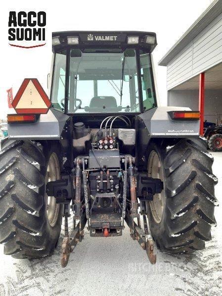 Valtra 8300 Traktorid