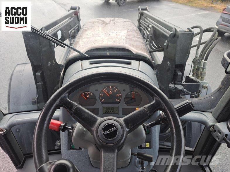 Valtra M120 Traktorid