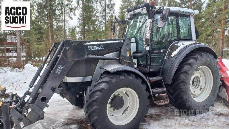 Valtra M150 Traktorid