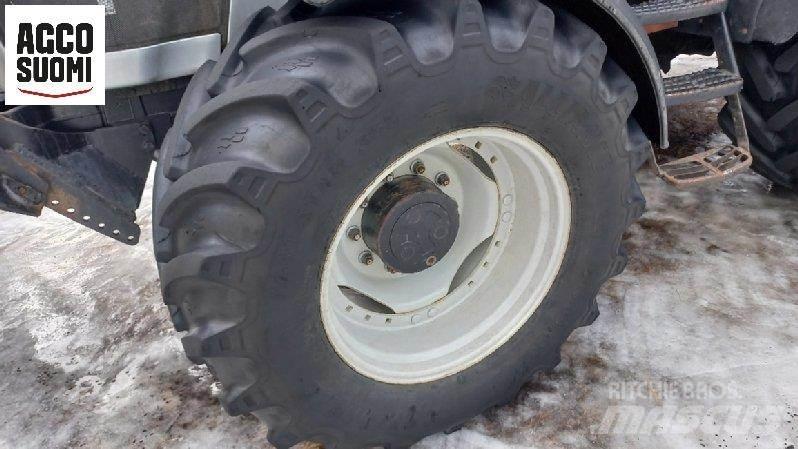 Valtra M150 Traktorid