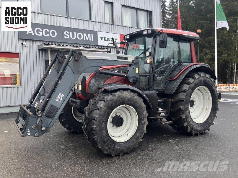 Valtra N121A Traktorid