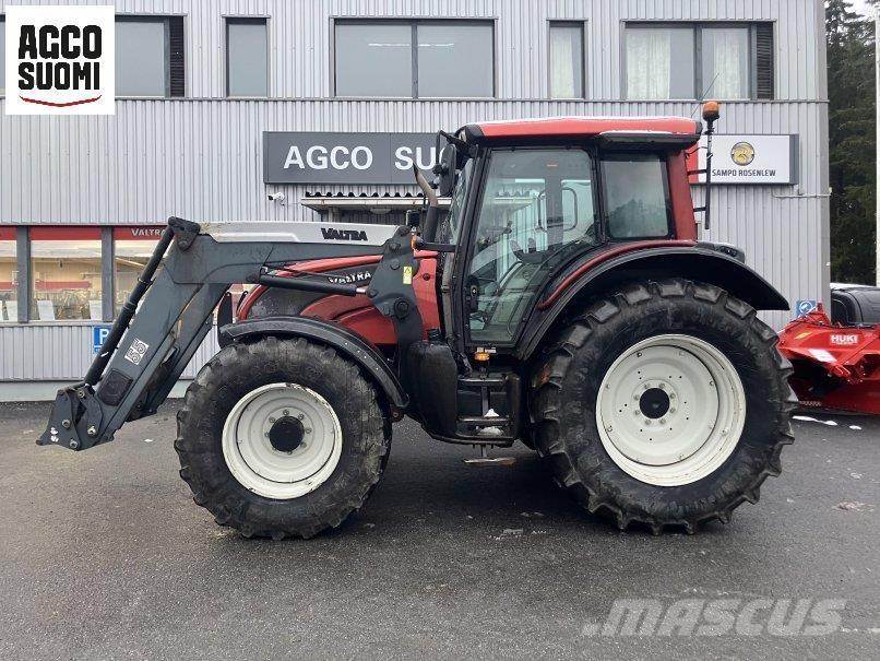 Valtra N121A Traktorid
