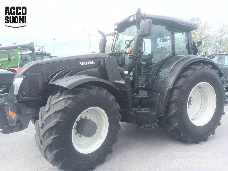Valtra T213 VERSU Traktorid