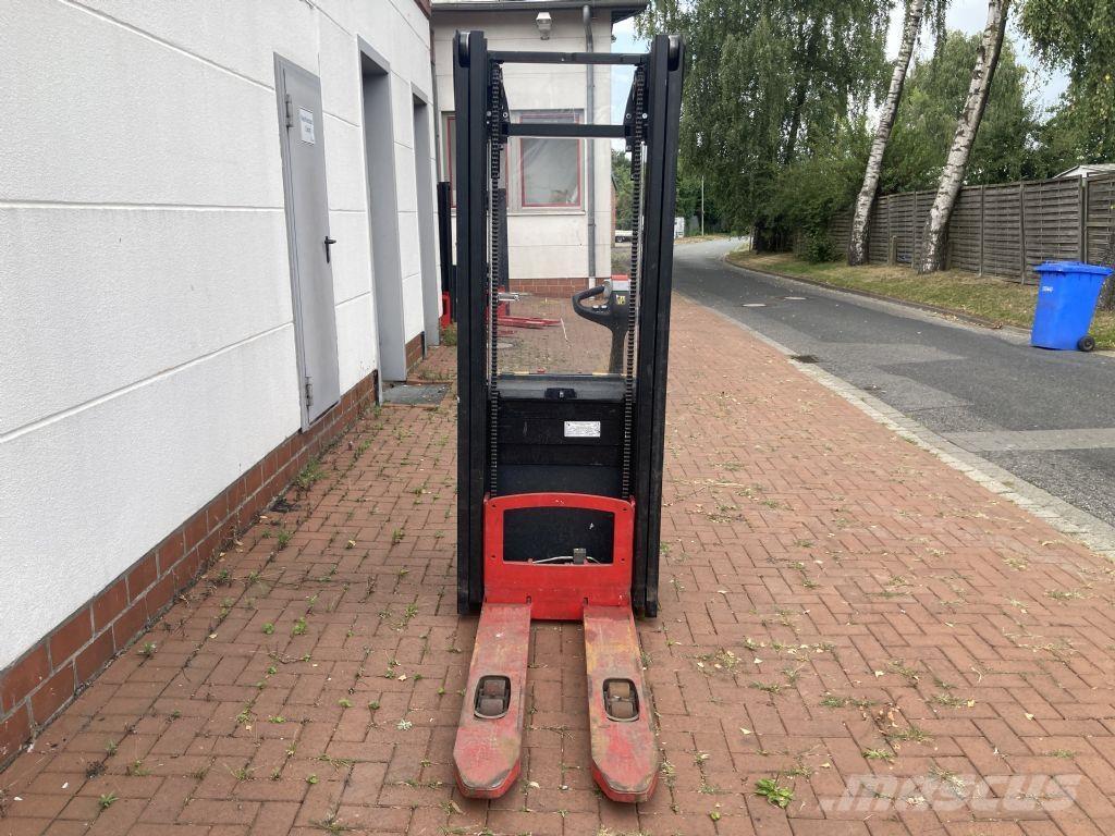 Hyster S 1.0 Järelkäidavad virnastajad