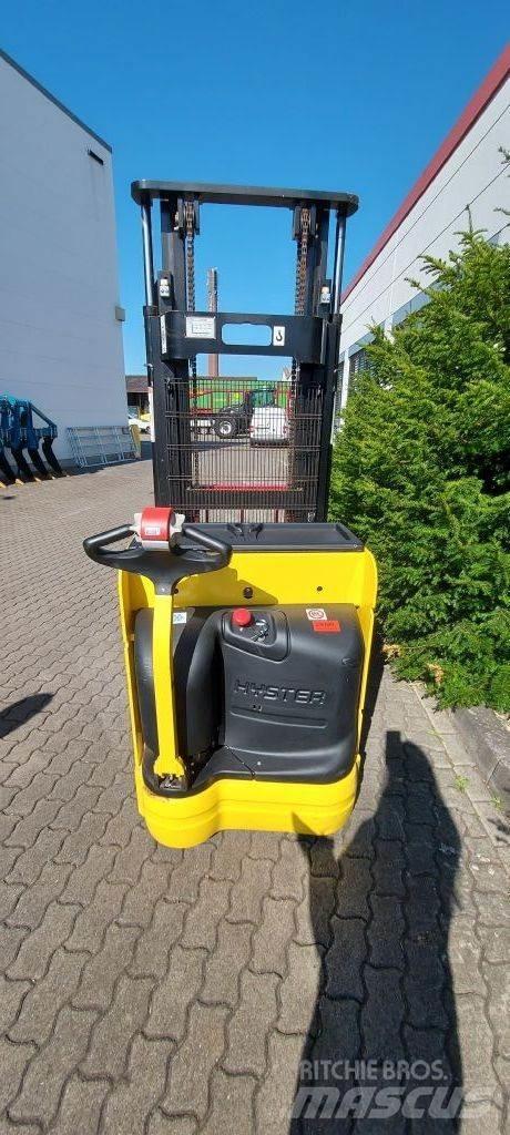 Hyster S 1.4 IL Järelkäidavad virnastajad