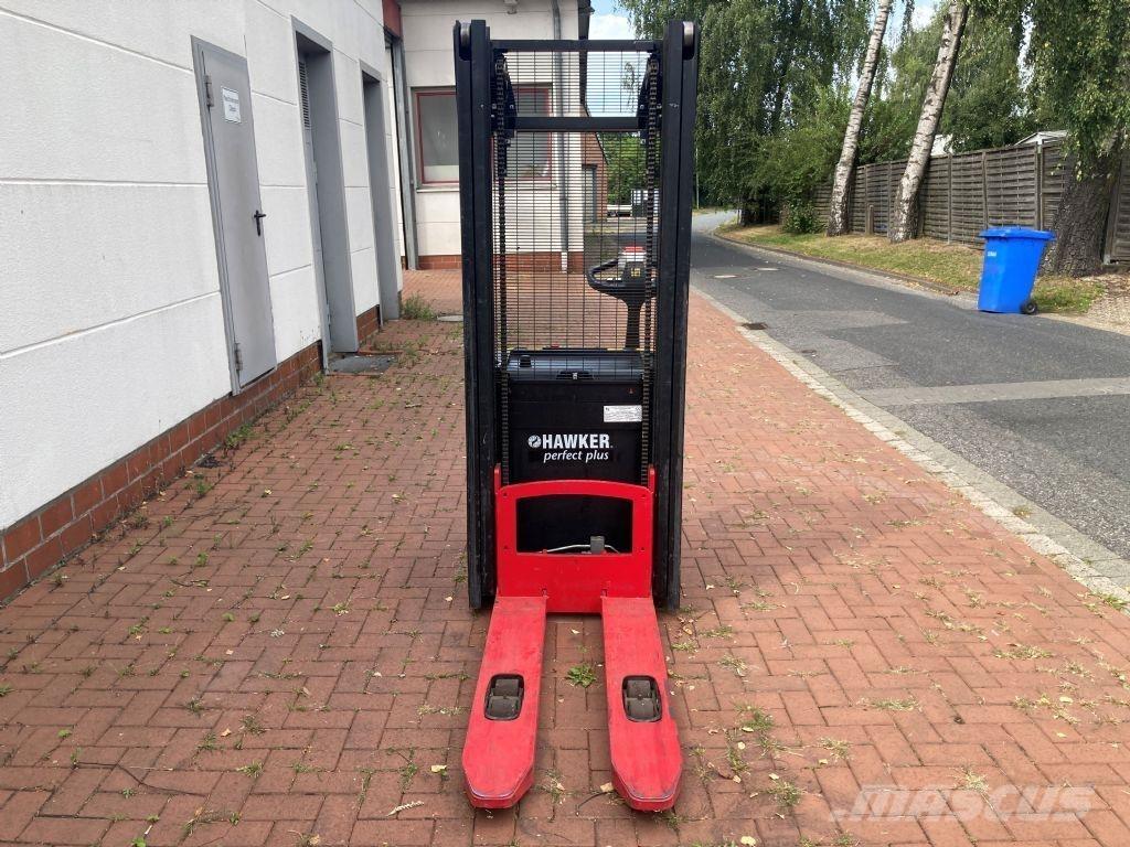 Hyster S 2.0 Järelkäidavad virnastajad
