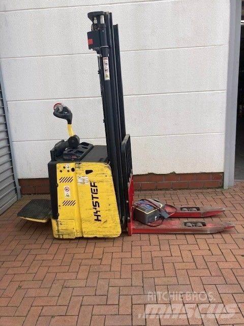 Hyster S1.5S Järelkäidavad virnastajad