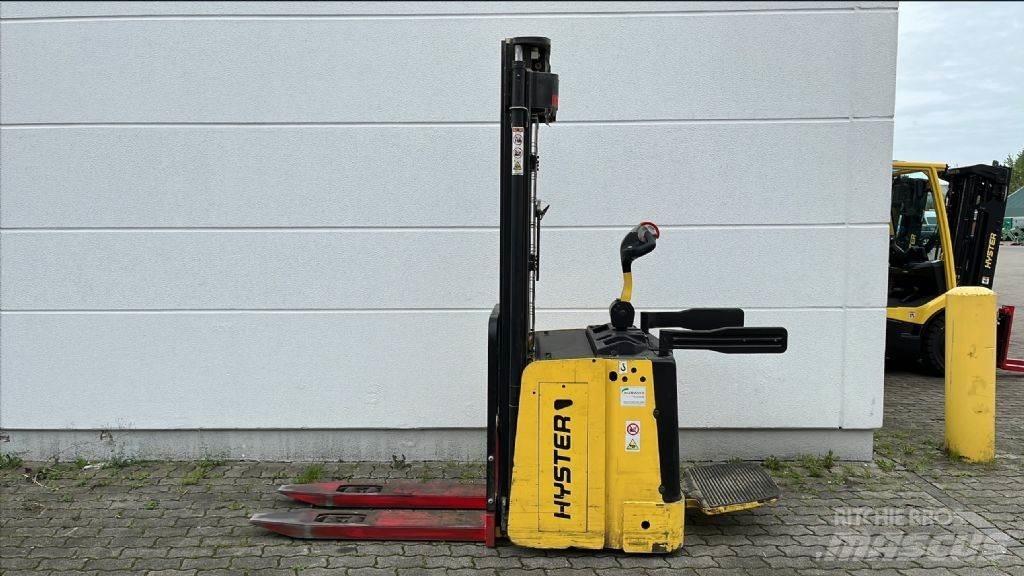 Hyster S1.5S Järelkäidavad virnastajad