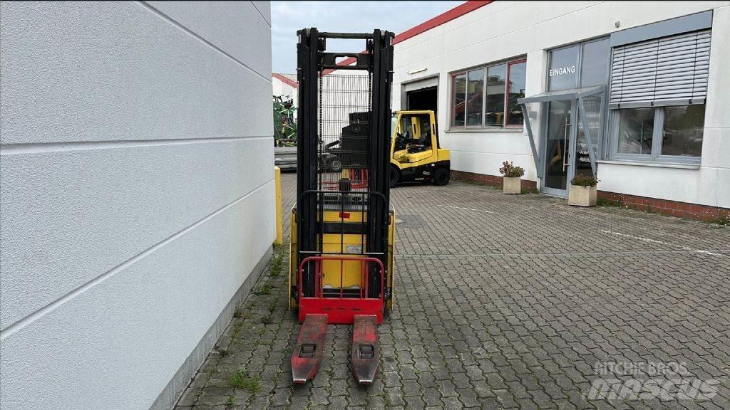 Hyster S1.5S Järelkäidavad virnastajad