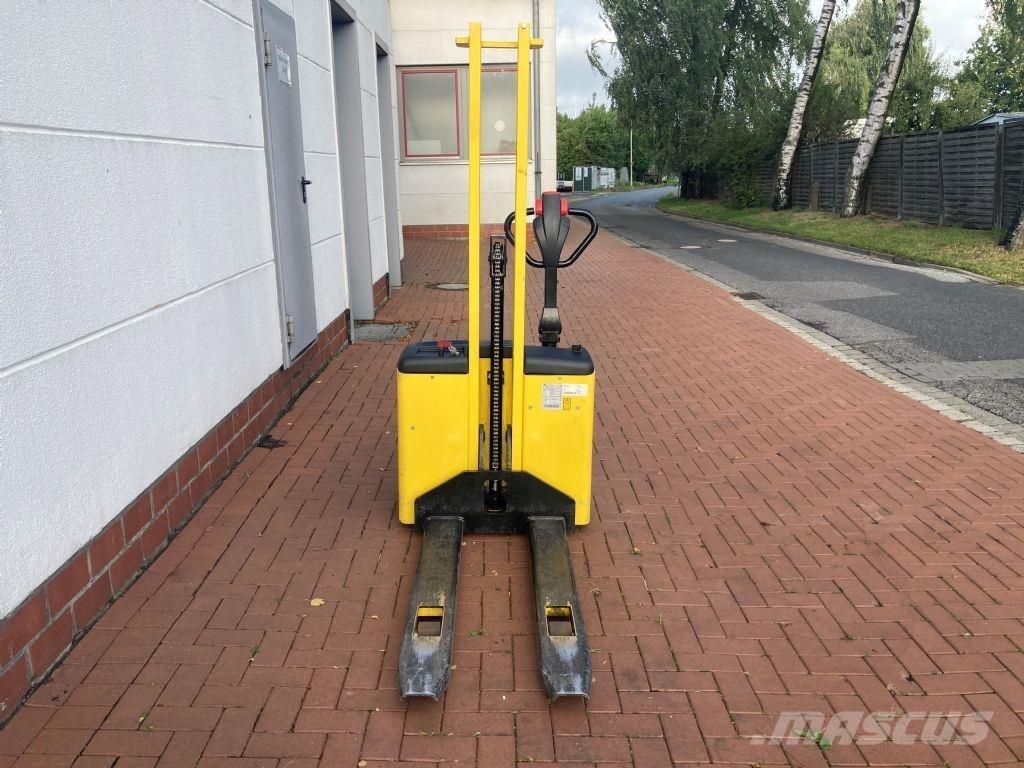 Hyster SC 1.0 Järelkäidavad virnastajad
