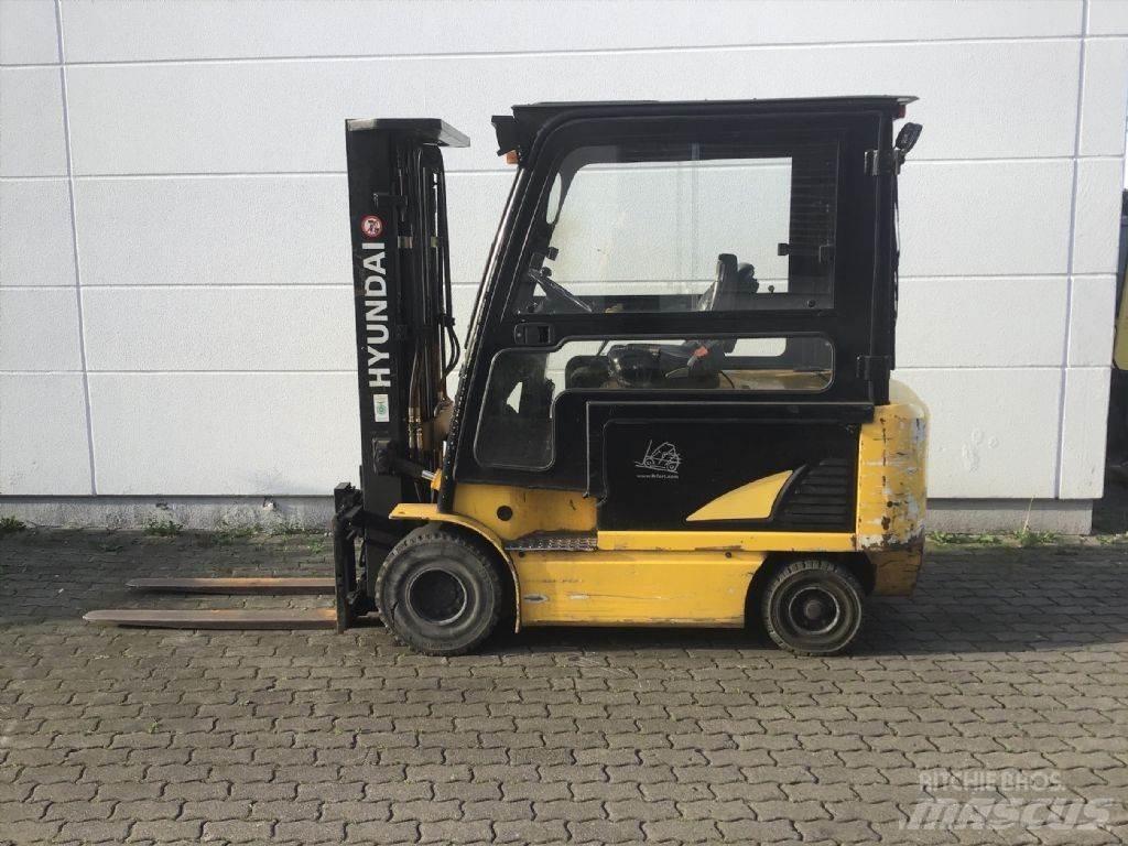 Hyundai 32B-7 Elektritõstukid