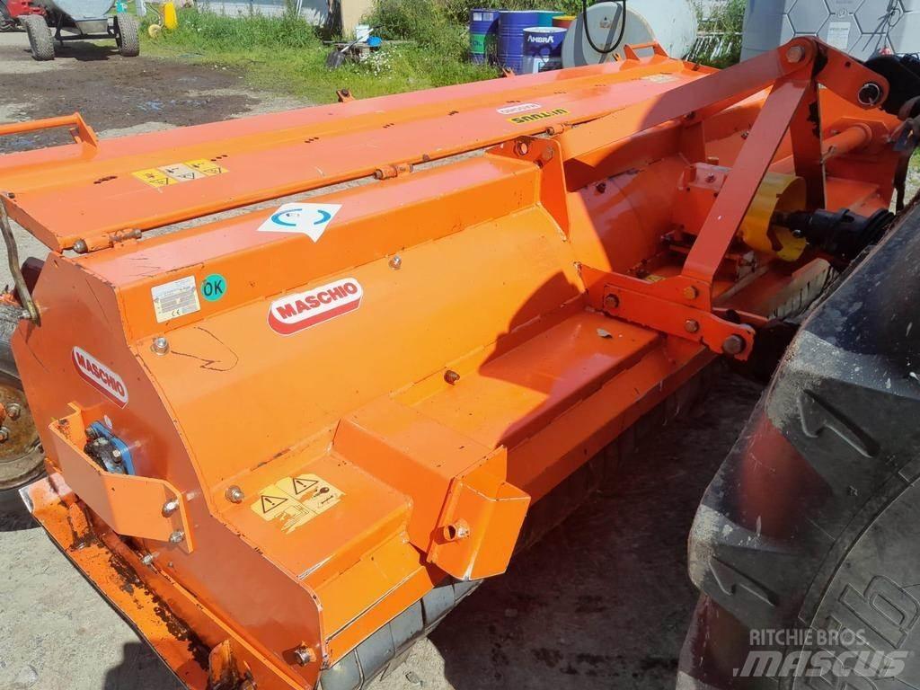 Maschio  Karjamaade niidukid / pealselõikurid