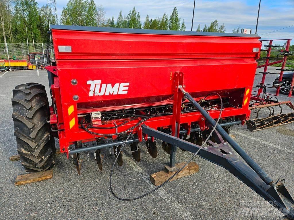 Tume HS250 Külvik-äkked